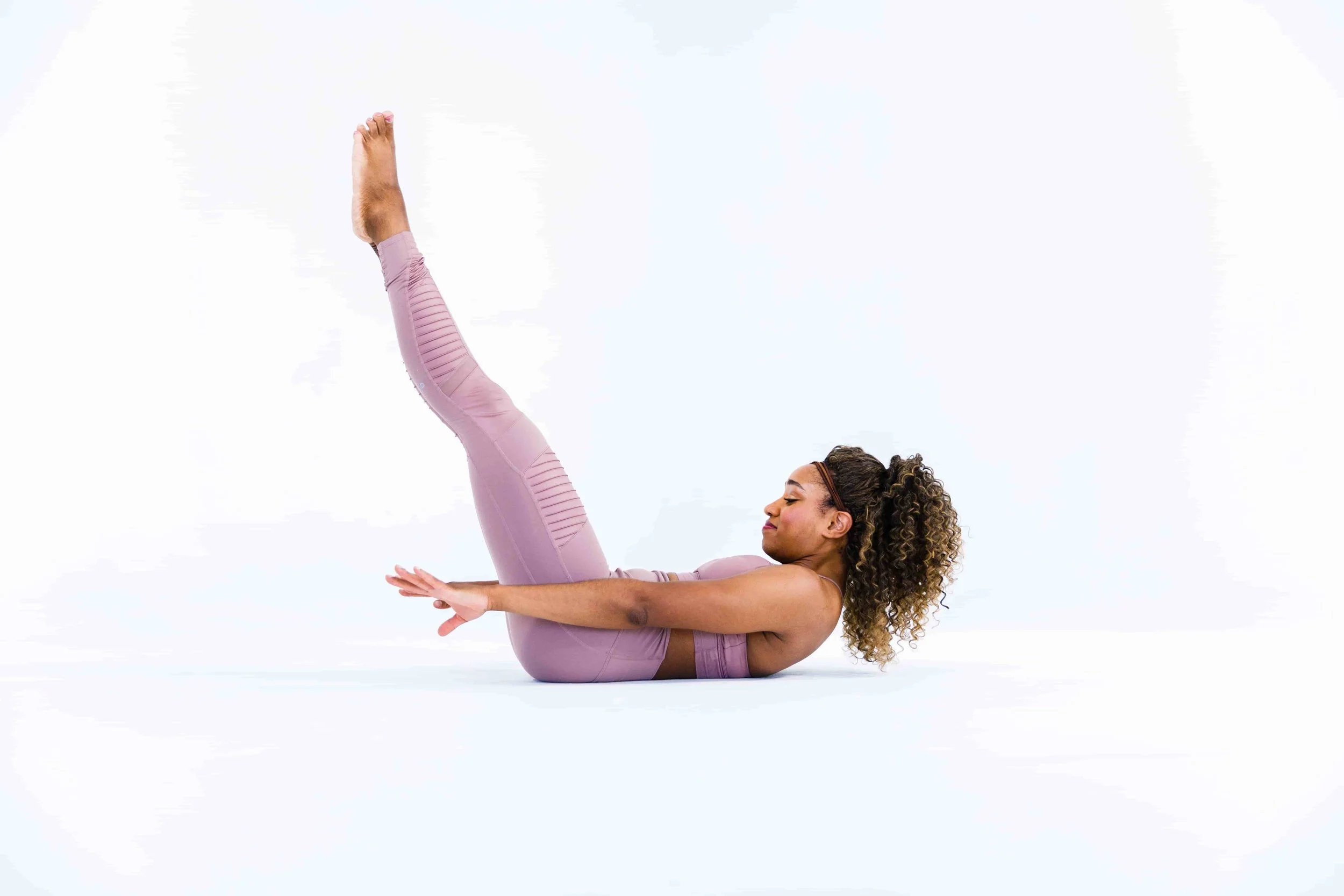 How to Do the Pilates Hundred Beginner s Guide Alo Moves